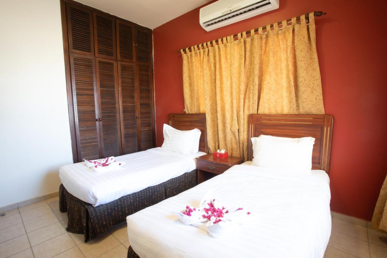 Hotel مجمع لاقون السكني - للعائلات فقط à DDjeddah Extérieur photo